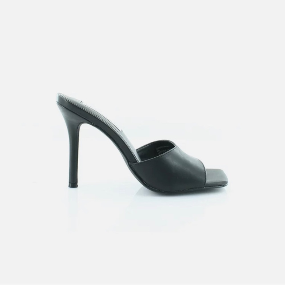 Steve Madden Signal Black Leather Heels